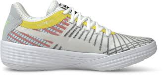 Basketball shoes, designed to protect players' feet, hit the courts in the 1920's. The 10 Best Low Top Basketball Shoes In 2021