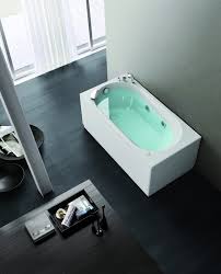 Con questo prodotto i vostri clienti potranno vantarsi di avere ben due vasche da bagno nel bagno! Vasche Da Bagno Piccole Soluzioni Per Il Bagno Anche Mini Cose Di Casa