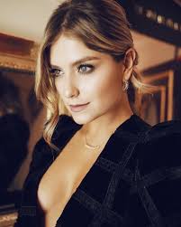 Like many celebrities and famous people, laura keeps her personal and love. Picture Of Laura Tobon