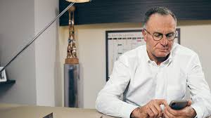 Futbolculuk döneminde forvet pozisyonunda görev yapmış olan. Karl Heinz Rummenigge Das Mastermind Gq Germany