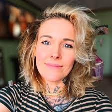 Michelle Dowden's Instagram, Twitter & Facebook