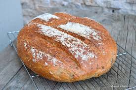 Paine Rustica Cu Faina Integrala Si Seminte Coapta In Oala Savori Urbane Recipe Food Cooking Bread