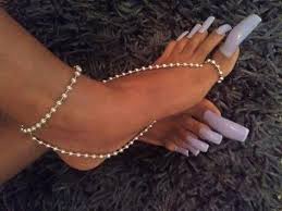 Igualmente las patas pueden ser muy largas en ciertas especies, en otras en cambio, se reduce considerablemente su tamaño. 150 Unas Largas Pies Ideas In 2021 Long Toenails Toe Nails Long Nails