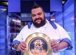 Momentul final nu subestimeaza deloc gustul de castigator de la chefi la cutite sezonul 9 episodul 49 din 16 iunie 2021 deservim cea mai intensa finala de pana acum. Scandalul La Chefi La CuÈ›ite ContinuÄƒ CaÈ™tigÄƒtorul Este Tot Mai Contestat