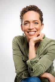 Esther Peres's Instagram, Twitter & Facebook