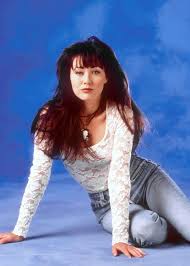Shannen doherty says luke perry's death pushed her to join 'bh90210' reboot. 1990s Shannen Doherty 90210 90s