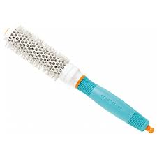 Trockenes haar dagegen lasse sich meist besser bürsten. Moroccanoil Rundburste
