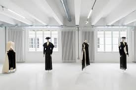 Yohji Yamamoto's Corso Como Residency: A Deep Dive into the Collaboration