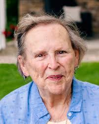 Jen Hartman's Instagram, Twitter & Facebook