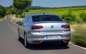 Die produktion des fahrzeugs in emden könnte 2022 gestoppt und in dem werk stattdessen elektroautos gebaut werden, hieß es. Vw Passat Limousine 2020 Im Test Eine Modellpflege Die Unter Die Haut Geht Meinauto De