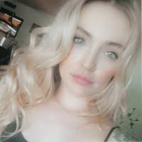 Samantha Samson's Instagram, Twitter & Facebook