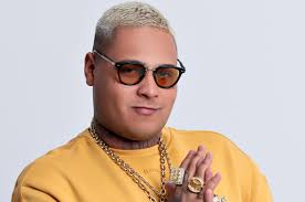 Nois Não É Migo (part. MC Gp, MC Gh do 7, DJ Japa Nk, MC Negão Original e  MC Dena)