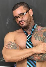 Alexsander Freitas estrella porno gay en Sketboy