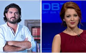 Eğitim hayatı ve çocukluğu i̇zmir'de geçti. Azmpgn Ud2b5lm