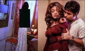 कुर्सी में बैठकर Emraan Hashmi और Tanushree Dutta देने लगे इंटिमेट सीन, फिर  टूट गई कुर्सी...देखे Video | Emraan Hashmi and Tanushree Dutta started  giving intimate scenes while sitting in a chair,