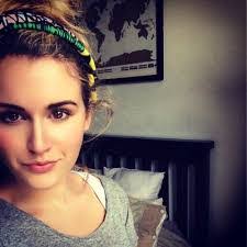 Naomi Dutton's Instagram, Twitter & Facebook