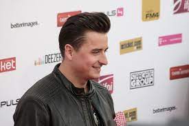 Hulapalu mtv unplugged — andreas gabalier feat. Andreas Gabalier Alchetron The Free Social Encyclopedia