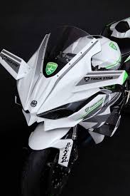 いまだに興奮冷めやらぬのkawasaki ninja h2r ですが 2016年モデルでは変更点が少ない事が分かっています 釣りタイトルですみません たまには 結論からいうと2016年モデルの変化点はカラーリングのみ それも h2r のイメージがほ 川崎 バイク カワサキ