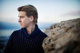 After graduating from the national academy of the arts in oslo in 2003 he has played major roles in both scandinavian and international films, for which he has received several awards and accolades. Pal Sverre Hagen Gar Solo Med Havboka Vg