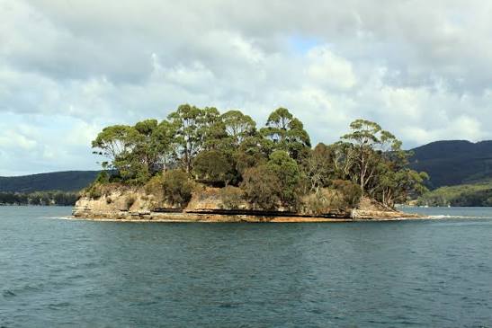 Isle of the Dead (Tasmania) - Wikipedia