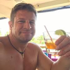 What is the best affordable way to advertise a business?