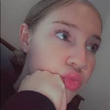 Ashley Mccumber's Instagram, Twitter & Facebook