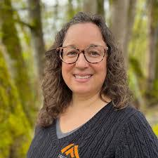 Jamie Hennessey's Instagram, Twitter & Facebook