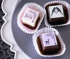 Handgemachte petits fours höchster qualität in wien von klaus hanauer. Tischdeko Zur Hochzeit Die Schonsten Ideen Zum Selber Machen Living At Home
