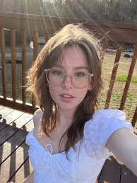 OnlyFans Model in voyeur - FameRegistry.com