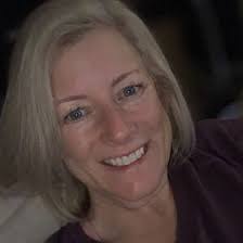 Carolyn Mclaurin's Instagram, Twitter & Facebook