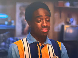 They really told Lucas he had to wear his 1983 hairstyle in  1989🤦🏾‍♂️😂🤦🏾‍♂️😂