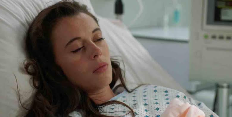 Demain Nous Appartient spoiler : Sara empoisonnée et hospitalisée  d'urgence, le commissariat menacé ! (19 août 2026) - Stars Actu