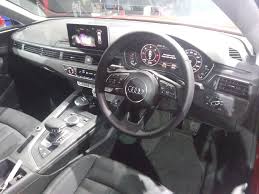 Ma aflu cu mașina cu volan pe dreapta in rm (2 luni). Sfaturi Pentru Soferii Romani Cum Se Conduce O Masina Cu Volan Pe Dreapta