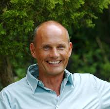 Erik Robertson is auteur, trainer en...