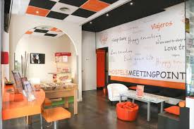 Herzlich willkommen im meetingpoint, unser team freut sich auf ihren besuch. Hostels Meetingpoint Madrid Ab 15 Agoda Com