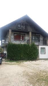 Casa cu mansarda compusa din 4 dormitoare si un living spatios. Pensiunea Capra Cu 3 Iezi Home Facebook