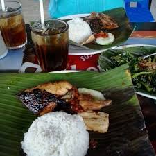 Harga ayam penyet wong solo bangi cukup terjangkau untuk kantong anda. Photos At Ayam Penyet Wong Solo 42 Tips From 1679 Visitors