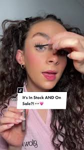 The Lash Growth Serum is discounted RIGHT NOW for 24 hours, go go go  🏃🏼‍♀️💗 #tiktokmademebuyit #glowforit