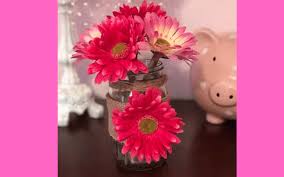 It makes a great centerpiece for a dining room table or mantle with the intricate details of the lace providing a nice focal point. Easy Mason Jar Centerpiece To Make