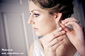 Janine Holmes (j9homiemakeup)