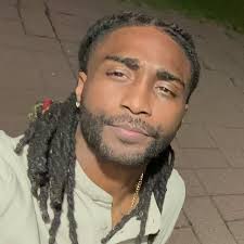 Throw back to when Nelly tried to shoot his shot at Beyoncé at the Source  Awards (2000)