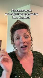 Brianna Clancy (@messybunmezzo)