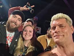 Was anybody else in Palm Desert last night?!?! Such a great time! Floor  seat experience and Cody signed a sweater I made for my best friend 🙌🏾