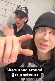 Chris Dillinger's Instagram, Twitter & Facebook