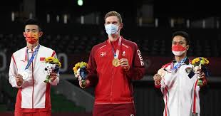 Viktor axelsen did her schooling in denmark and he is now a graduate also. Lmseb9ahb2birm