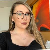 Hannah Garlick's Instagram, Twitter & Facebook