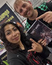 🦇𝓒𝓪𝓼𝓮𝔂🦇 (@carnationsxcarnage) • Instagram photos and videos