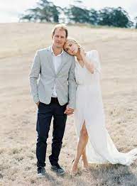 Maybe you would like to learn more about one of these? 30 Casual Wedding Dresses For Effortlessly Chic Brides Engagement Photoshoot Engagement Photo Outfits Engagement Session Outfits