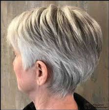 Jeder ist in jungen jahren viele natürlich kann jede frau in jedem alter das gewünschte haarmodell herstellen. 2019 Kurze Haarschnitte Fur Altere Frauen Haarschnitt Kurz Kurzhaarschnitt Rundes Gesicht Haarschnitt
