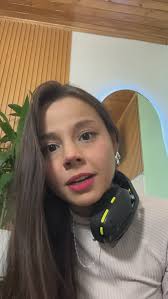 La autoestima se construye a través de nuestros pensamientos. 💭 🧠💫,  Cambiar la forma en que nos hablamos internamente nos ayuda a valorarnos  sin caer en la autoexigencia extrema. No se trata solo de ...